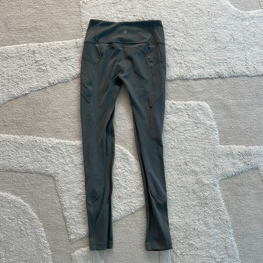 Lululemon leggings with pockets